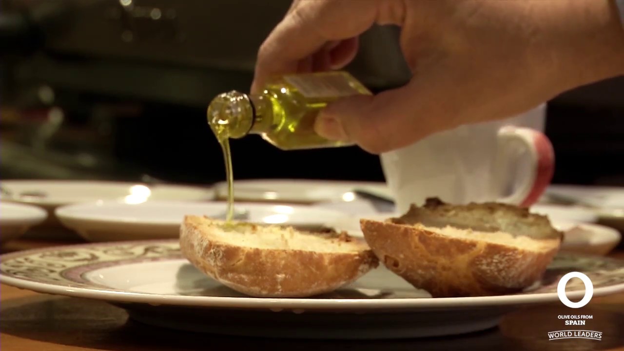 Can you eat olive oil on bread?